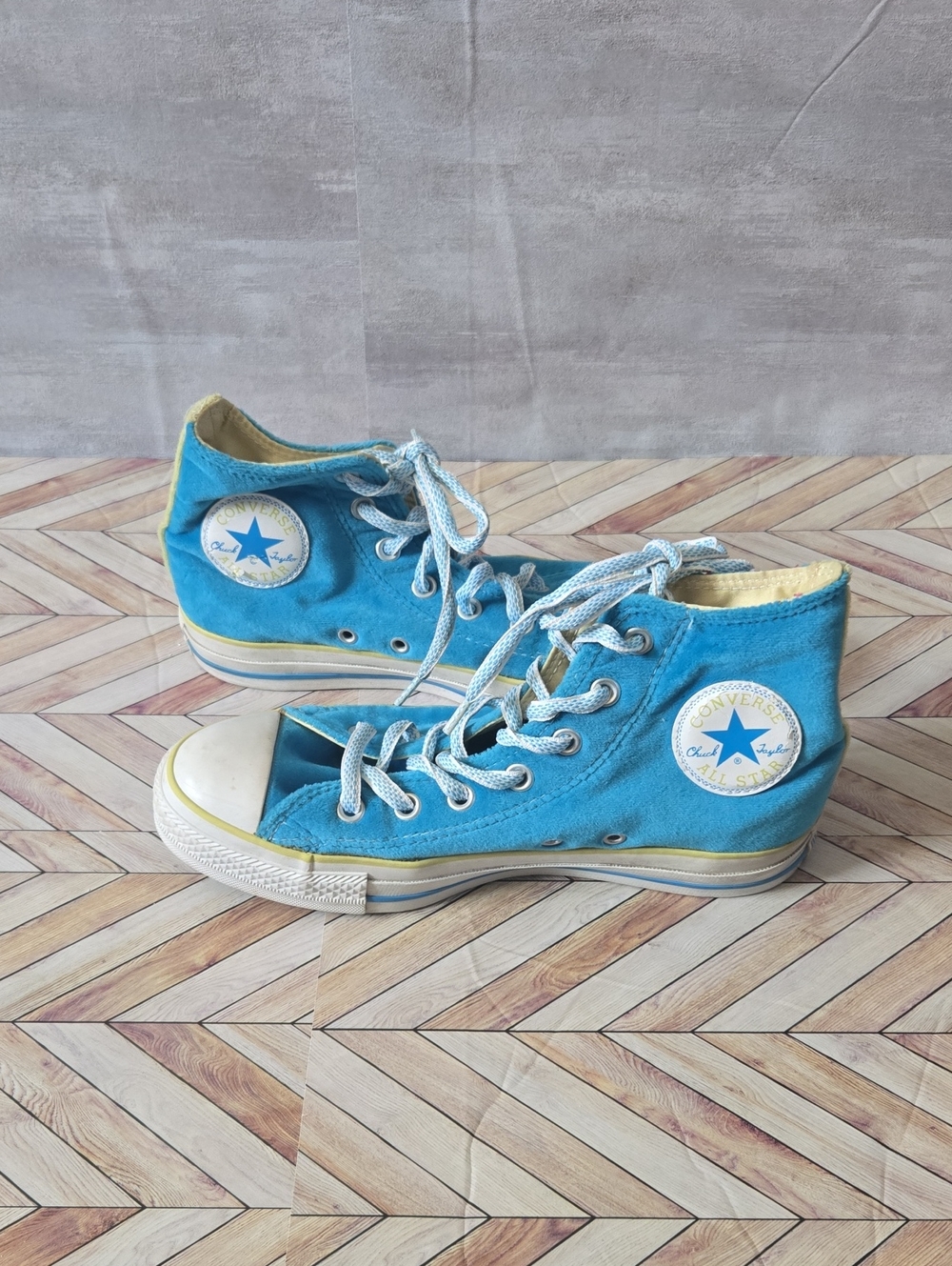 Converse Chuck Taylor All Star High Top Sneakers Vibrant Blue Suede Retro Shoes